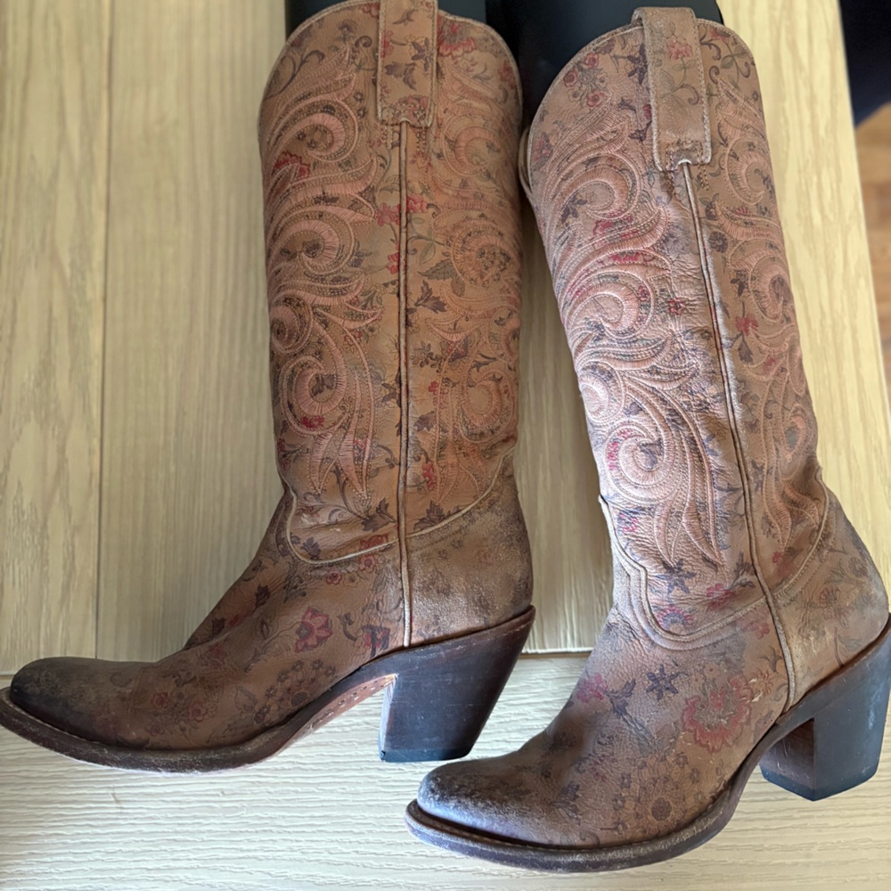 Lucchese Brown Leather Floral Embossed Heeled Cowboy Boots - Picture 4 of 7